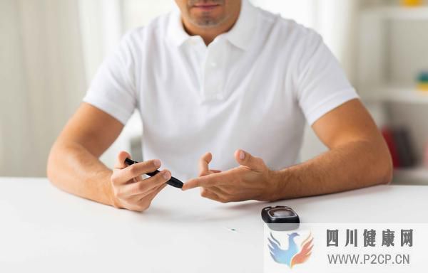 糖尿病不痛不痒?医生告诫:出现这4种征兆,当心并发症不请自来(图1) 糖尿病不痛不痒?医生告诫:出现这4种征兆,当心并发症不请自来(图1)