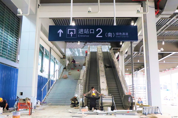 昆明火车站南广场明天正式启用市民呼吁见效了城市栓塞打通了(图1) 昆明火车站南广场明天正式启用市民呼吁见效了城市栓塞打通了(图1)